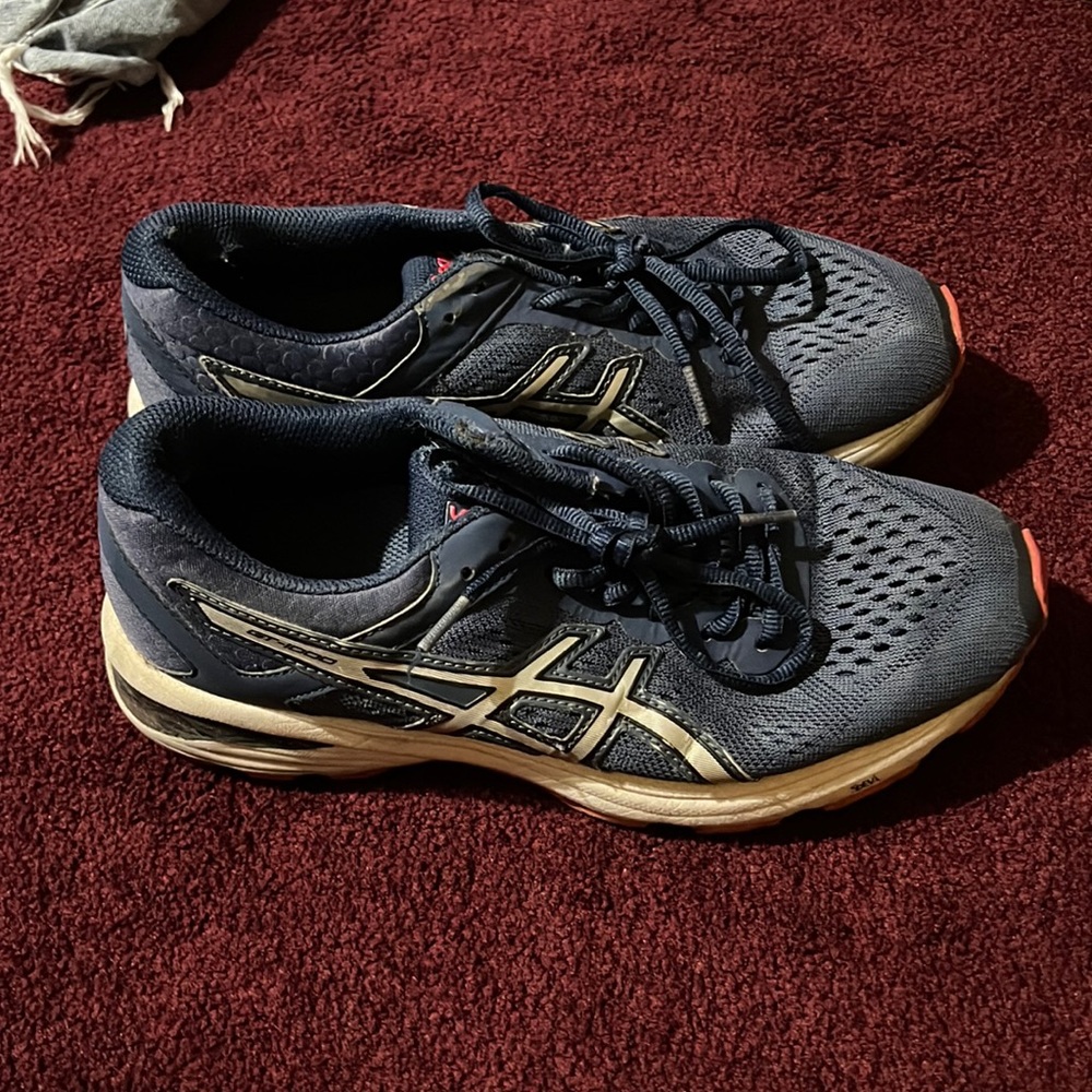 asics navy blue sneakers